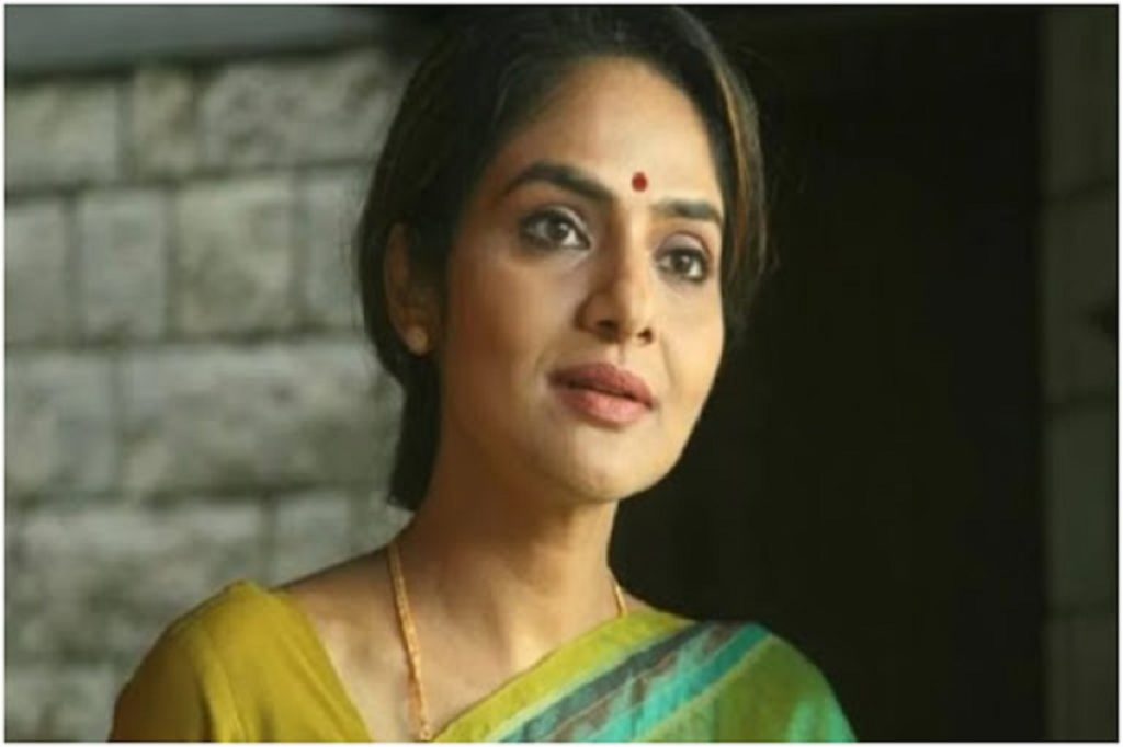 90களில் கொடிக்கட்டி பறந்த 52 வயதான நடிகை மதுபாலாவா இது?